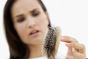 Haarverlust – Ursachen und Methoden dagegen